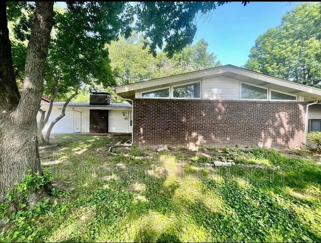 485 Waterford Dr in Florissant, MO - Building Photo - Building Photo