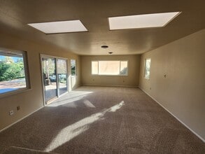 1639 Debra Ln in Yuba City, CA - Building Photo - Building Photo