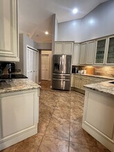 9421 Old Hickory Cir in Ft. Myers, FL - Building Photo - Building Photo