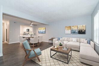 Terrace Oaks & Olde Battleground in Greensboro, NC - Building Photo - Building Photo