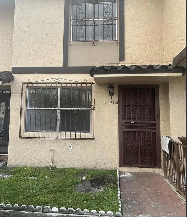 property at 4120 W 11th Ln