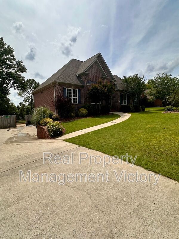 219 Grandview Pkwy in Alabaster, AL - Building Photo - Building Photo
