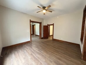 121 E North St in Warrensburg, MO - Building Photo - Building Photo