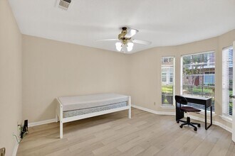 10351 Briar Forest Dr in Houston, TX - Building Photo - Building Photo