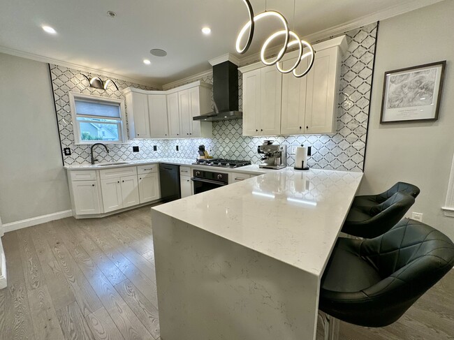 222 Roslindale Ave, Unit 2 in Boston, MA - Building Photo - Building Photo