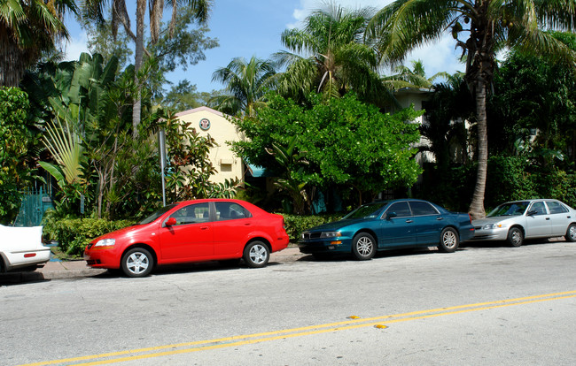 1604 Michigan Ave in Miami Beach, FL - Building Photo - Building Photo