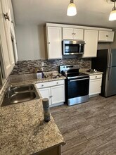 4622 Suffolk Ave in Jacksonville, FL - Foto de edificio - Building Photo