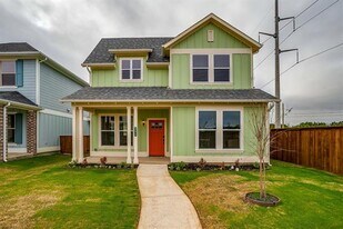 211 Wood Ct in Granbury, TX - Building Photo