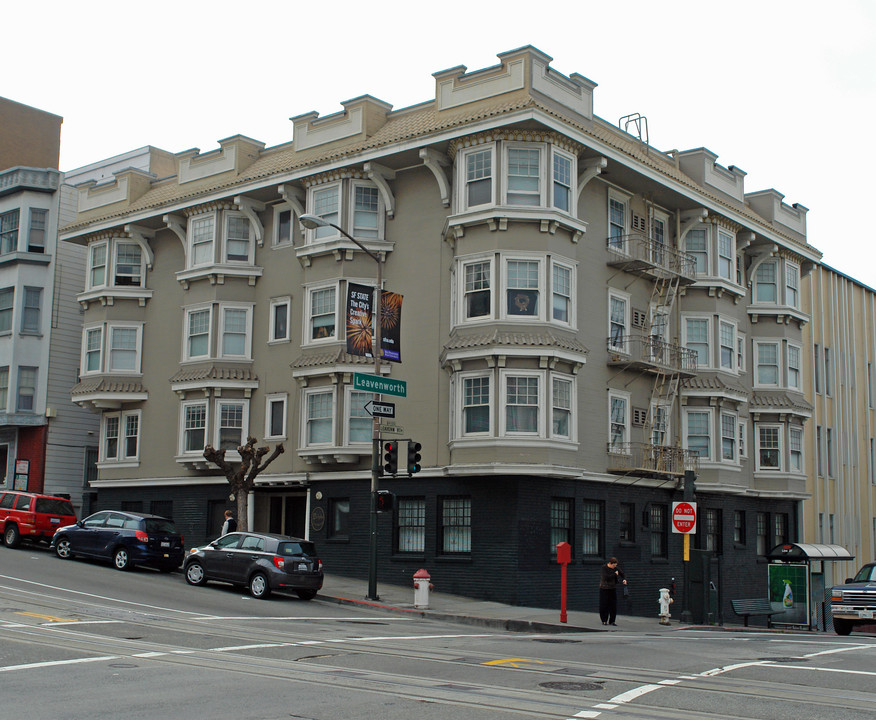 Delphi Apartments in San Francisco, CA - Building Photo