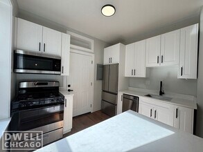 956 N Winchester Ave, Unit 1S in Chicago, IL - Foto de edificio - Building Photo