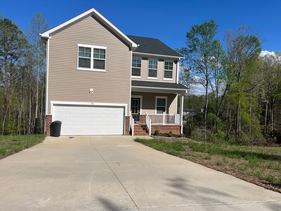 106 Birchwood Dr in Morganton, NC - Building Photo