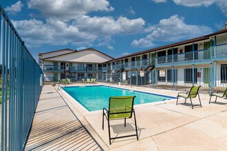 The Milo Apartments in Dallas, TX - Foto de edificio - Building Photo