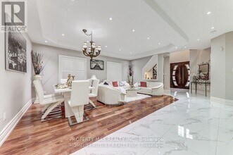 28 Billancourt Cres in Brampton, ON - Building Photo - Building Photo