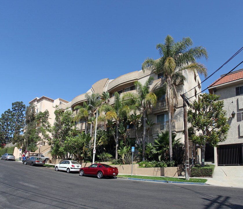 Rochester Hill Condominiums in Los Angeles, CA - Building Photo