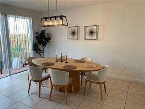 7301 NW 174th Terrace in Hialeah, FL - Building Photo - Building Photo