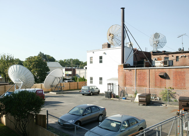 886 Maple Ave in Hartford, CT - Building Photo - Building Photo