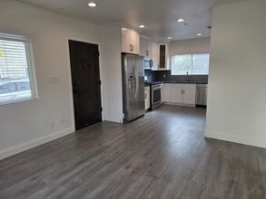 425 Western Ave in Glendale, CA - Foto de edificio - Building Photo