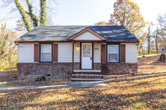 4864 Shell Ln in Knoxville, TN - Building Photo - Building Photo