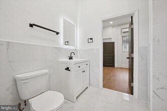 1637 W Girard Ave in Philadelphia, PA - Building Photo - Building Photo