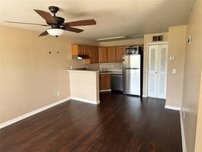 4768 Walden Cir in Orlando, FL - Foto de edificio - Building Photo