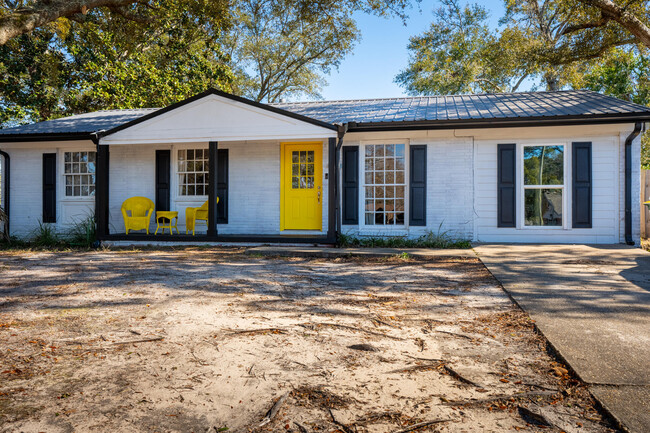 301 Lula Belle Ln NW in Fort Walton Beach, FL - Building Photo - Building Photo