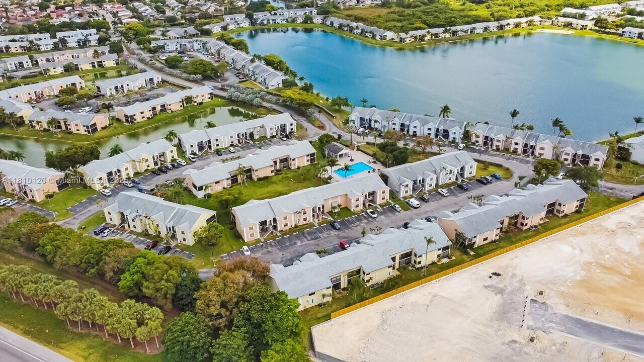 1151 N Liberty Ave in Homestead, FL - Building Photo