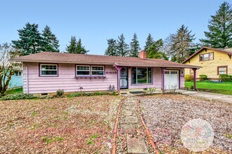 9515 SE Stanley Ave in Milwaukie, OR - Building Photo - Building Photo