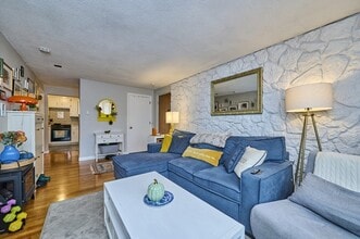 150 Wrentham St in Boston, MA - Building Photo - Building Photo