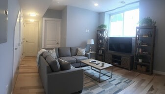 1930 Parrish St in Philadelphia, PA - Building Photo