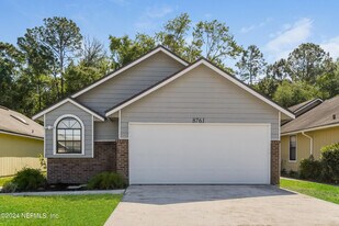 8761 Pinevalley Ln in Jacksonville, FL - Building Photo