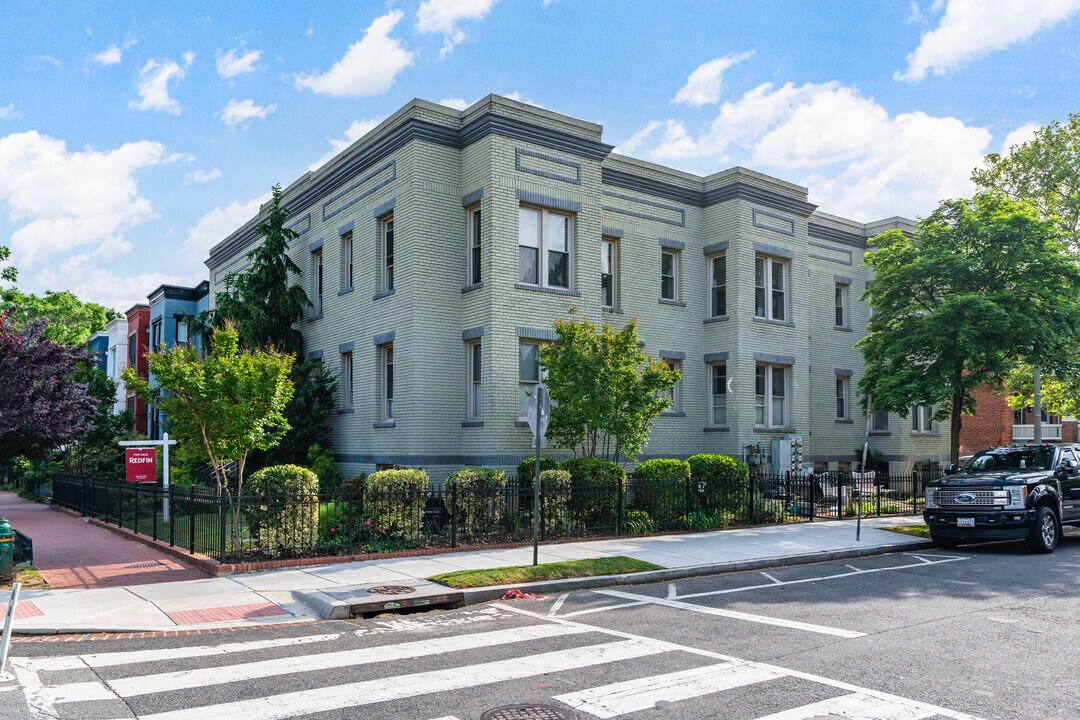 1718 1st St NW in Washington, DC - Building Photo