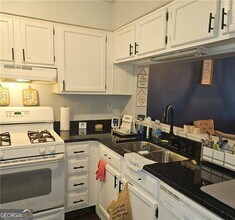 6620 Wellington Square in Norcross, GA - Building Photo - Building Photo