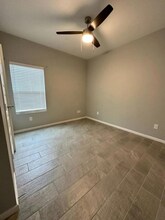 909 W Sunset Valley St in Alton, TX - Building Photo - Building Photo