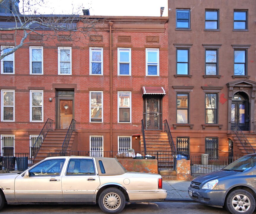 414 Macon St in Brooklyn, NY - Foto de edificio