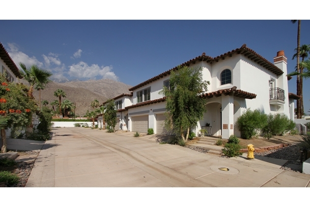 Villa Soleada in Palm Springs, CA - Building Photo