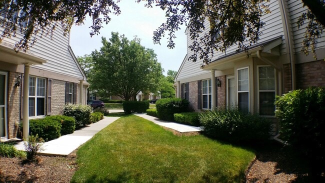 1934 Heron Ave in Schaumburg, IL - Building Photo - Building Photo