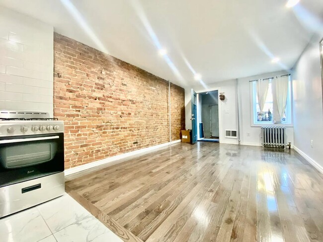 398 Decatur St in Brooklyn, NY - Building Photo - Building Photo