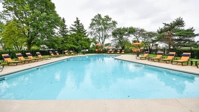 The Township at St. Charles in St. Charles, IL - Foto de edificio - Building Photo