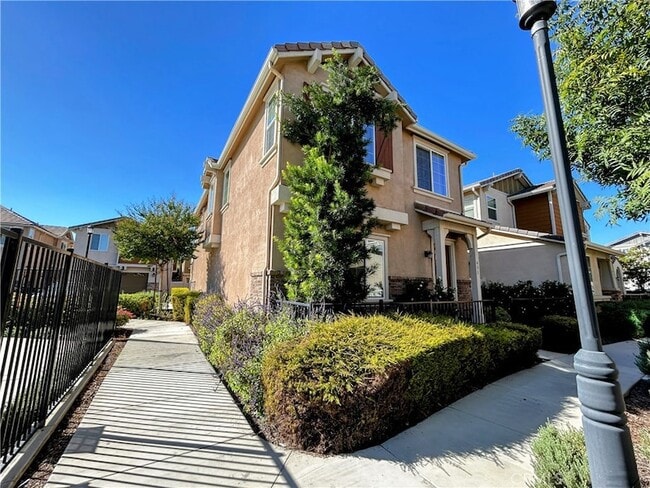 631 S Brampton Ave in Rialto, CA - Building Photo - Building Photo