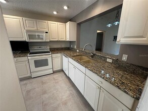 8063 SE 171st McAlpin St in the Villages, FL - Building Photo - Building Photo