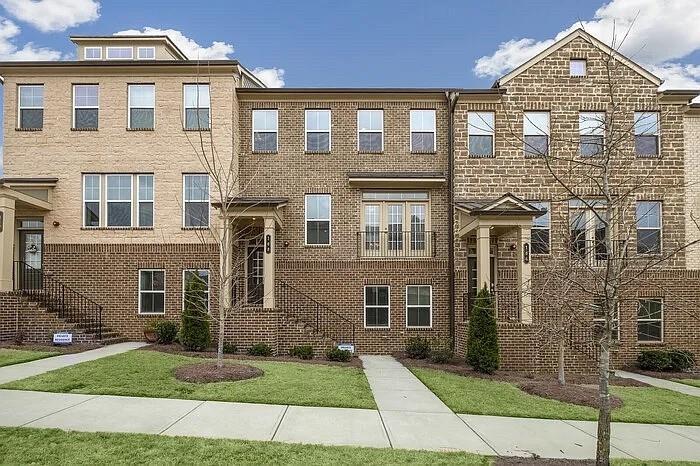 108 Grand Approach Dr in Woodstock, GA - Building Photo