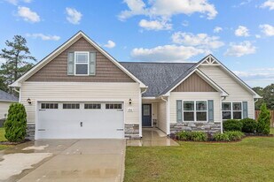 206 Rowland Dr in Richlands, NC - Building Photo