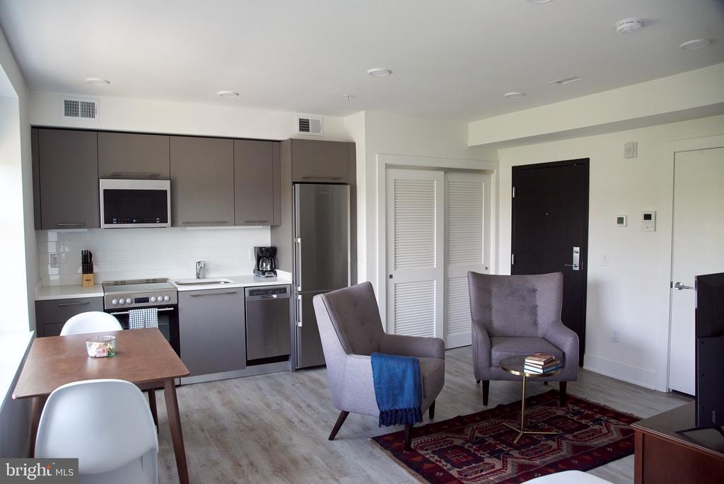 816 Potomac Ave SE in Washington, DC - Building Photo