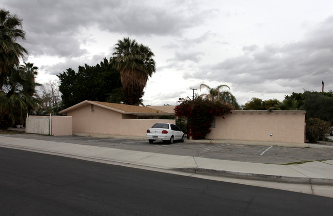 73740 Santa Rosa Way in Palm Desert, CA - Building Photo - Building Photo