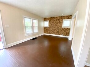 2302 10th St NW in Canton, OH - Building Photo - Building Photo