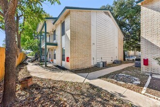 1624 Aquarena Springs Dr in San Marcos, TX - Building Photo - Building Photo