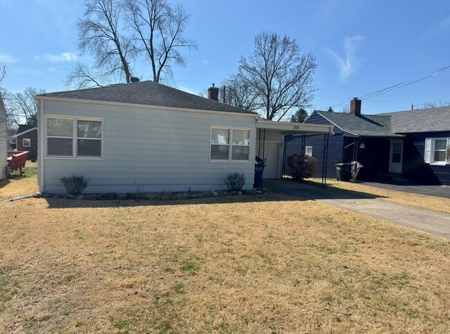 property at 206 W Conron Ave