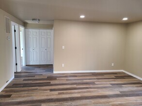 1100 Excalibur Dr in Grants Pass, OR - Building Photo - Building Photo