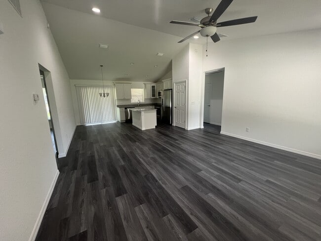 128 Sparrow Rd in Dunnellon, FL - Building Photo - Building Photo