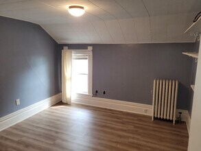 811 N Capitol Ave, Unit A in Lansing, MI - Foto de edificio - Building Photo